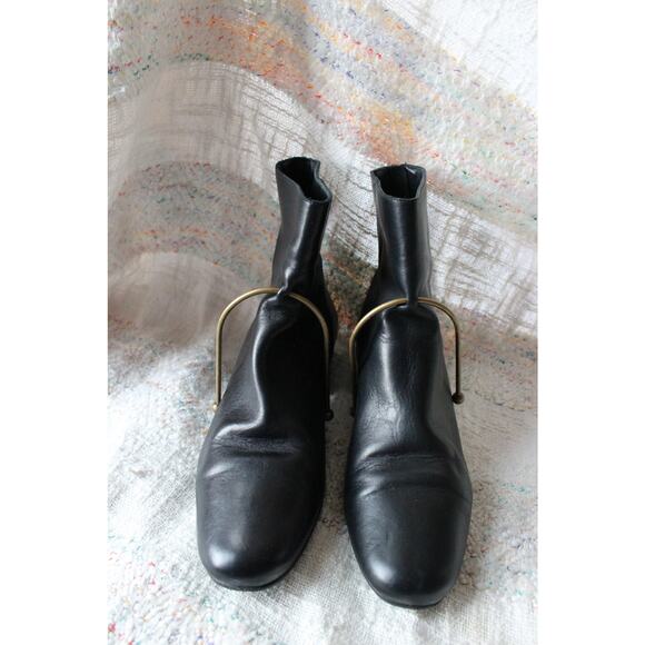 Freda Salvador Black Leather Metal Loop Stirrup Ornament Mid Heel Boots Size 7 - Picture 2 of 6